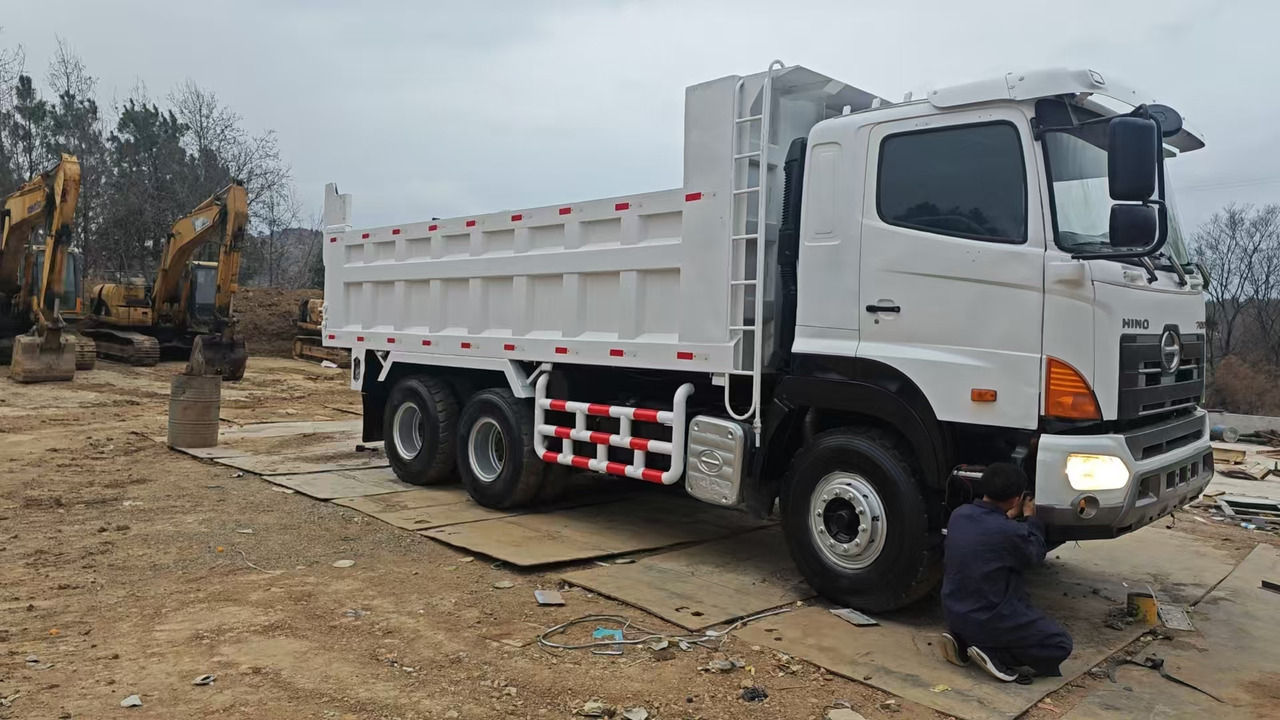 HINO HINO 700 - Кипер: слика 3 HINO HINO 700 - Кипер: слика 3