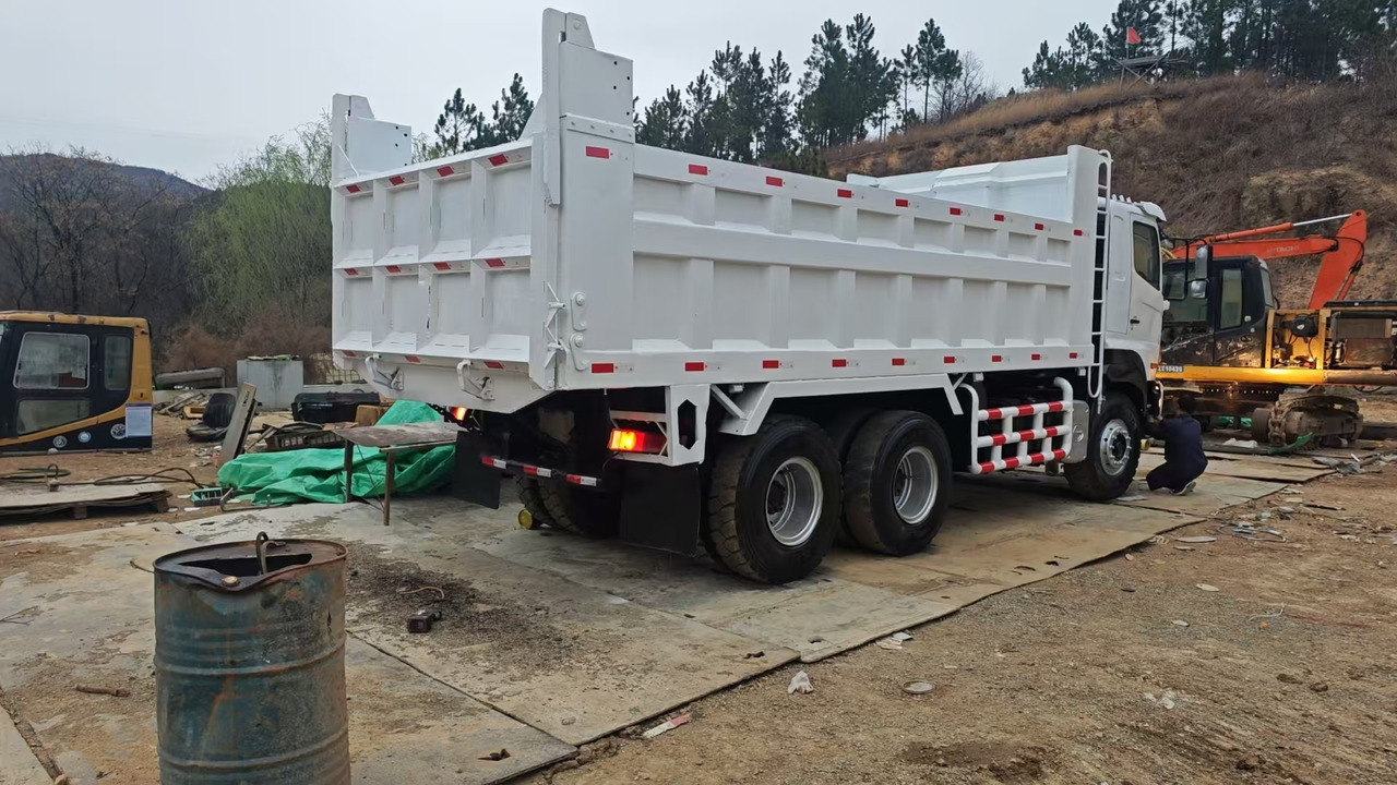 HINO HINO 700 - Кипер: слика 4 HINO HINO 700 - Кипер: слика 4
