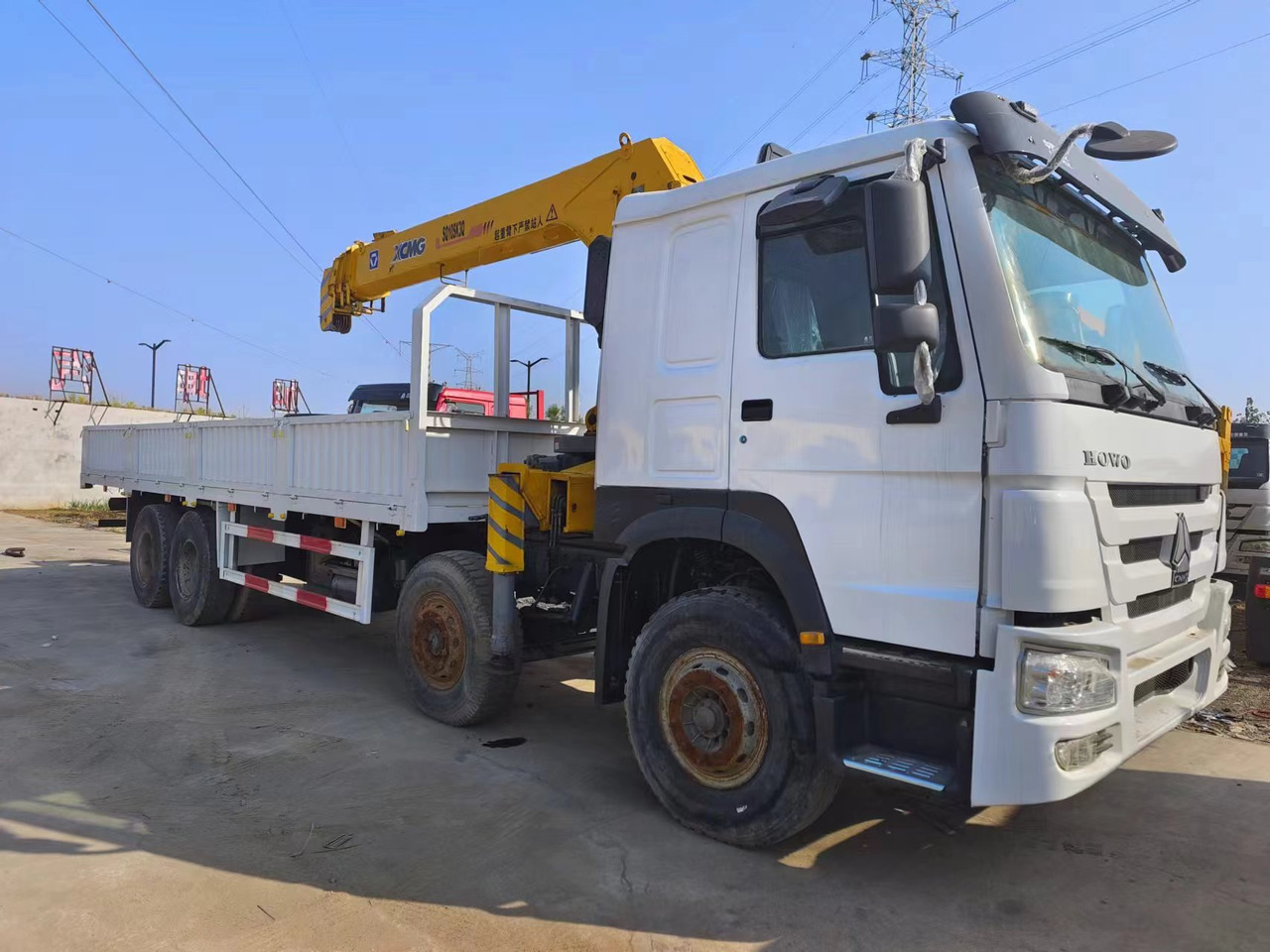 HOWO HOWO 371 chassis,10 TONS crane truck - Камион со кран: слика 5 HOWO HOWO 371 chassis,10 TONS crane truck - Камион со кран: слика 5