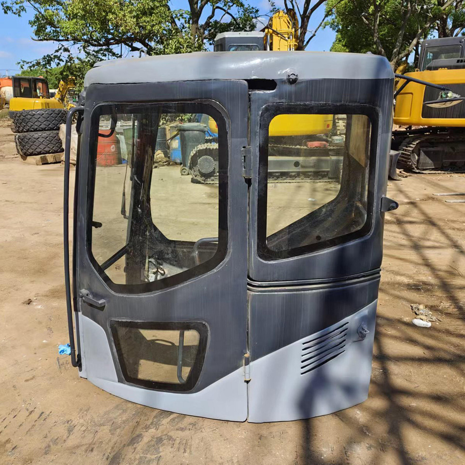 KOMATSU 21W-54-00511 21W-54-00512 21W-54-00513 - Кабина за Багер: слика 1 KOMATSU 21W-54-00511 21W-54-00512 21W-54-00513 - Кабина за Багер: слика 1