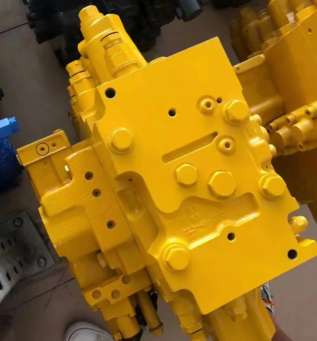KOMATSU PC200-8 - Хидрауличен вентил за Багер: слика 3 KOMATSU PC200-8 - Хидрауличен вентил за Багер: слика 3