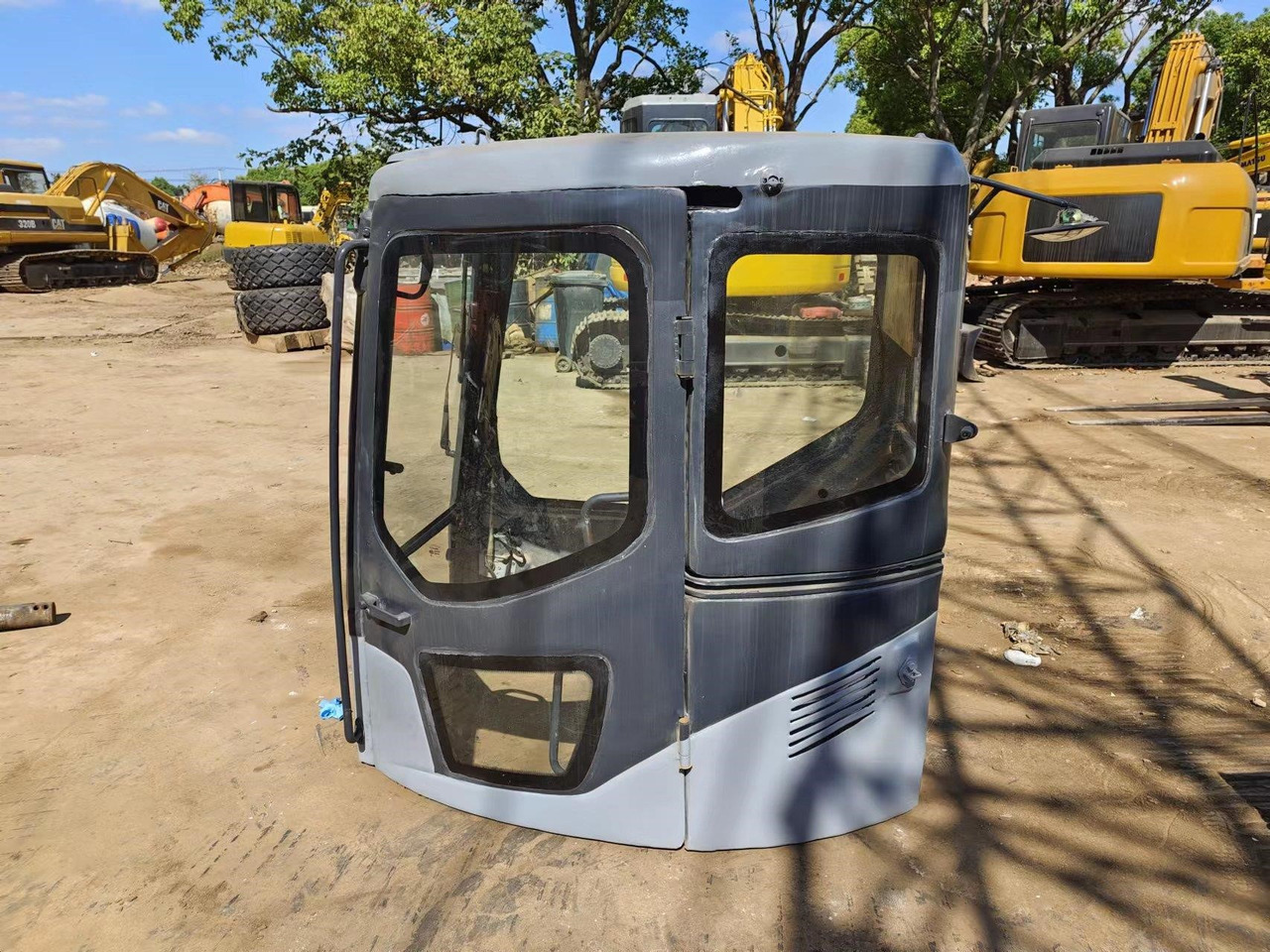 KOMATSU PC78US-6 - Кабина за Багер: слика 2 KOMATSU PC78US-6 - Кабина за Багер: слика 2