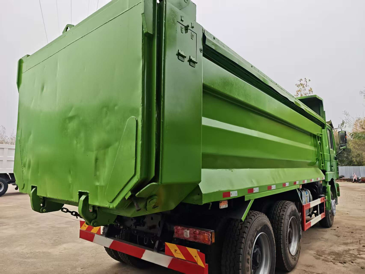 SHACMAN F3000 - Камион цистерна: слика 5 SHACMAN F3000 - Камион цистерна: слика 5