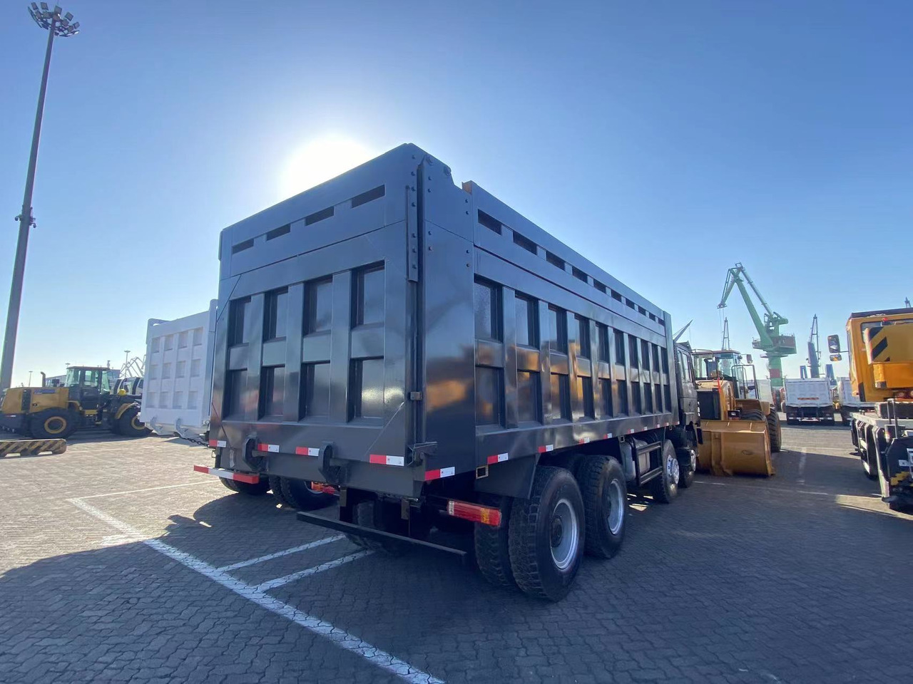 SHACMAN Shacman F3000 8*4 dump truck - Кипер: слика 5 SHACMAN Shacman F3000 8*4 dump truck - Кипер: слика 5