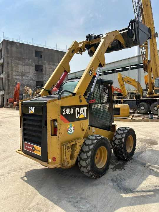 90% New Front Loader Tractor CAT 246D Skid Steer Loader / Used Cat 226B 246C 246d Mini Skid Steer Loader in Stock - Компактен натоварувач: слика 3 90% New Front Loader Tractor CAT 246D Skid Steer Loader / Used Cat 226B 246C 246d Mini Skid Steer Loader in Stock - Компактен натоварувач: слика 3