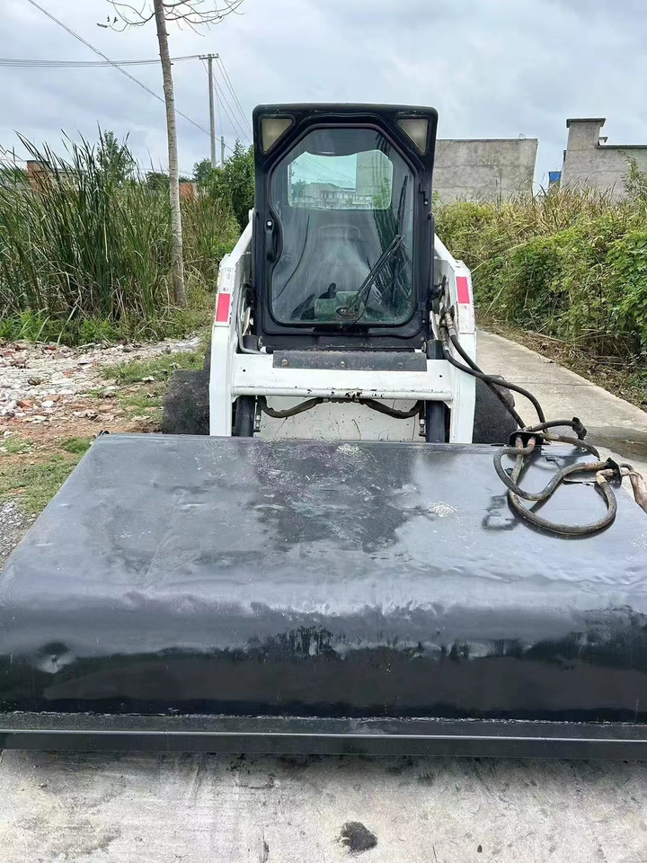 BOBCAT Second-hand Excellent Skidsteer Bobcat S160 - Компактен натоварувач: слика 5 BOBCAT Second-hand Excellent Skidsteer Bobcat S160 - Компактен натоварувач: слика 5