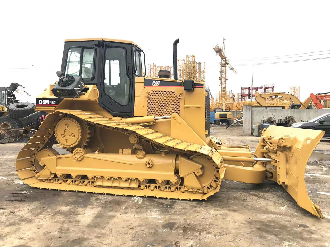 BULLDOZER Good Condition D6m Mini Bulldozer New Crawler Bulldozer with Parts Price Bulldozers - Булдожер: слика 5 BULLDOZER Good Condition D6m Mini Bulldozer New Crawler Bulldozer with Parts Price Bulldozers - Булдожер: слика 5