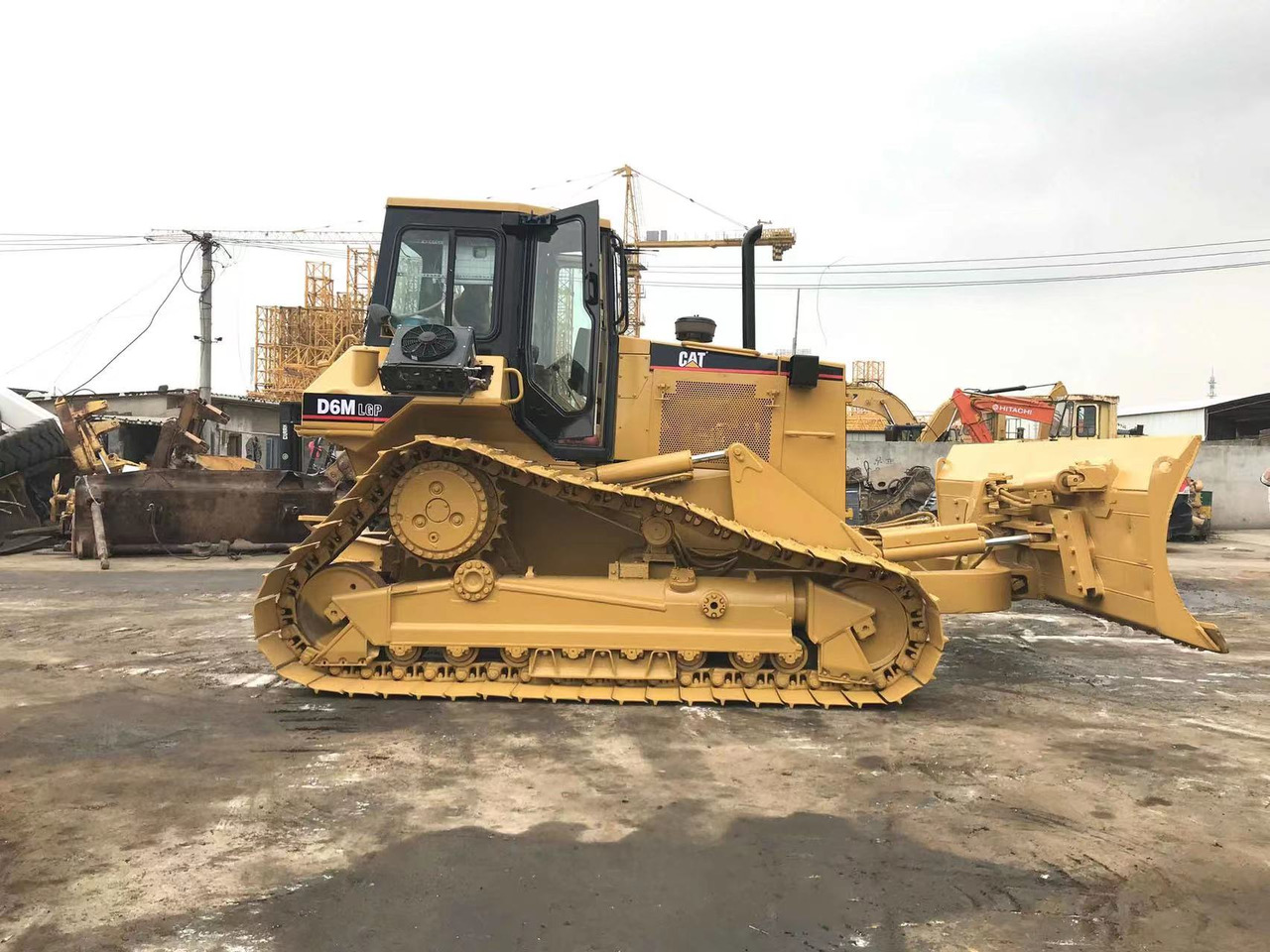 BULLDOZER Good Condition D6m Mini Bulldozer New Crawler Bulldozer with Parts Price Bulldozers - Булдожер: слика 2 BULLDOZER Good Condition D6m Mini Bulldozer New Crawler Bulldozer with Parts Price Bulldozers - Булдожер: слика 2