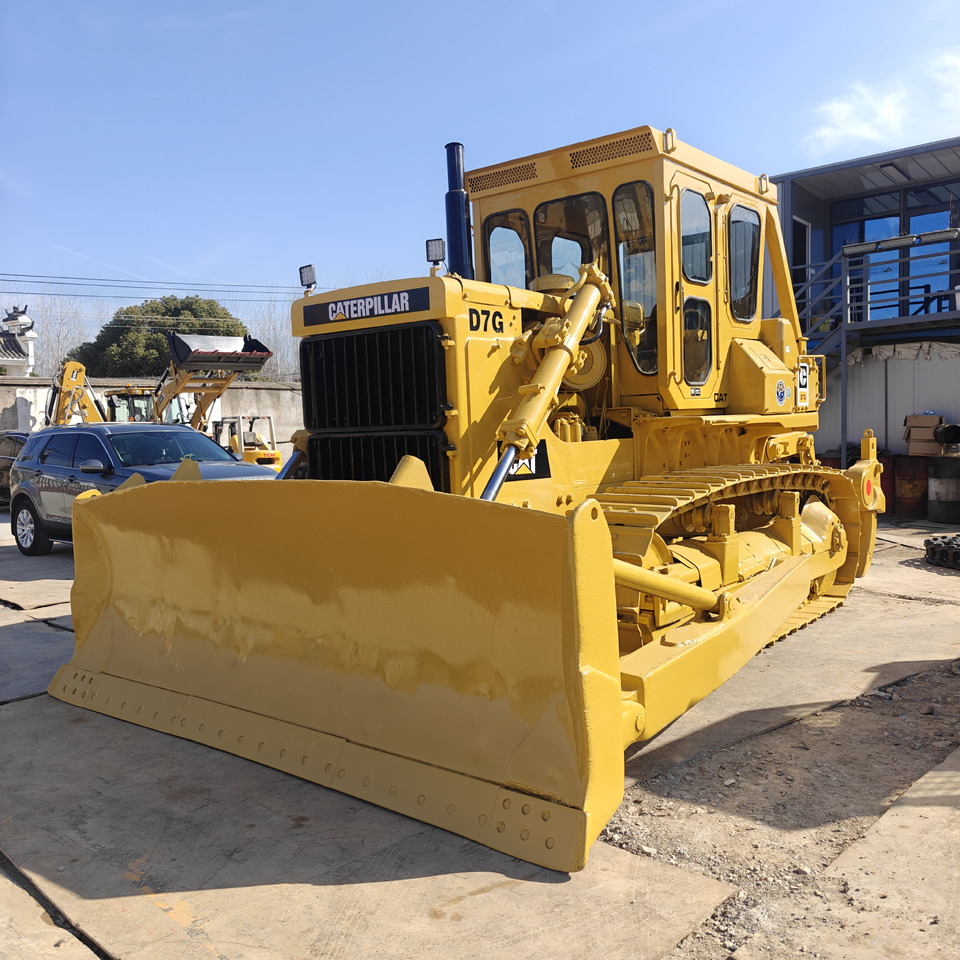 BULLDOZER Good Condition D7G Mini Bulldozer New Crawler Bulldozer with Parts Price Bulldozers - Булдожер: слика 1 BULLDOZER Good Condition D7G Mini Bulldozer New Crawler Bulldozer with Parts Price Bulldozers - Булдожер: слика 1
