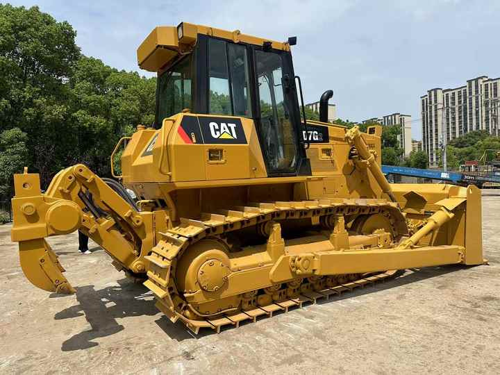 CAT D7G Bulldozer/Used CAT D7G D7H D8R Bulldozer with Ripper,construction Equipment Bulldozer - Булдожер: слика 2 CAT D7G Bulldozer/Used CAT D7G D7H D8R Bulldozer with Ripper,construction Equipment Bulldozer - Булдожер: слика 2