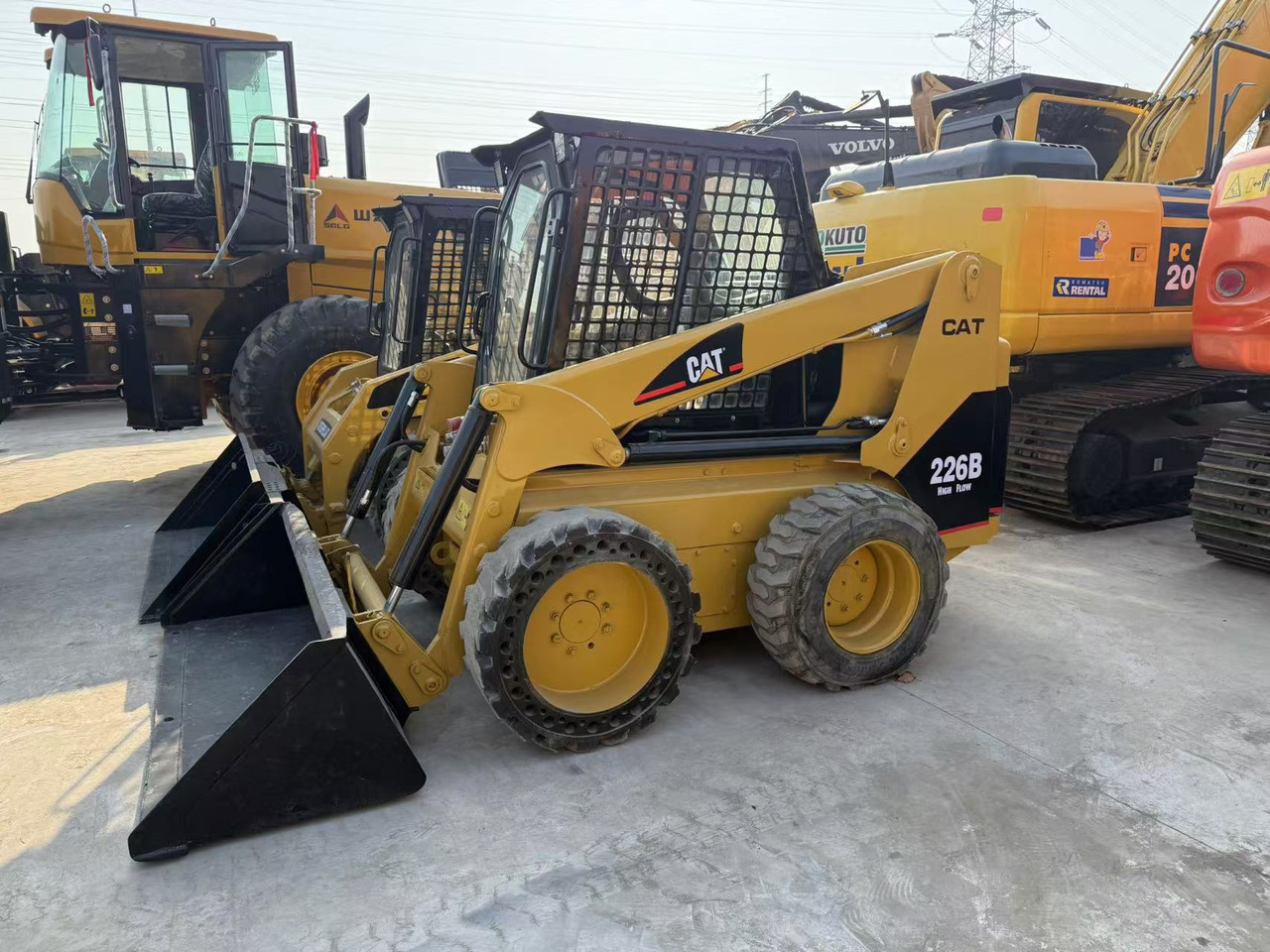 CATERPILLAR Used Mini Small CAT226B Skid Steer Loader in Stock with Best Review for Sale - Компактен натоварувач: слика 5 CATERPILLAR Used Mini Small CAT226B Skid Steer Loader in Stock with Best Review for Sale - Компактен натоварувач: слика 5