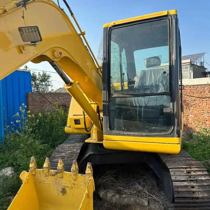 Cheap Used Komatsu PC60-7 Crawler Excavator with High Efficiency Used Heavy Machinery Komatsu P60-7 Digger Cheap for Sale - Багер гасеничар: слика 2 Cheap Used Komatsu PC60-7 Crawler Excavator with High Efficiency Used Heavy Machinery Komatsu P60-7 Digger Cheap for Sale - Багер гасеничар: слика 2