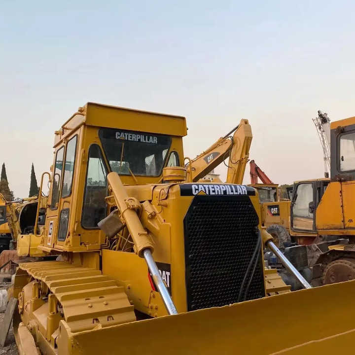 Good Condition D6D Mini Bulldozer New Crawler Bulldozer with Parts Price Bulldozers - Булдожер: слика 1 Good Condition D6D Mini Bulldozer New Crawler Bulldozer with Parts Price Bulldozers - Булдожер: слика 1