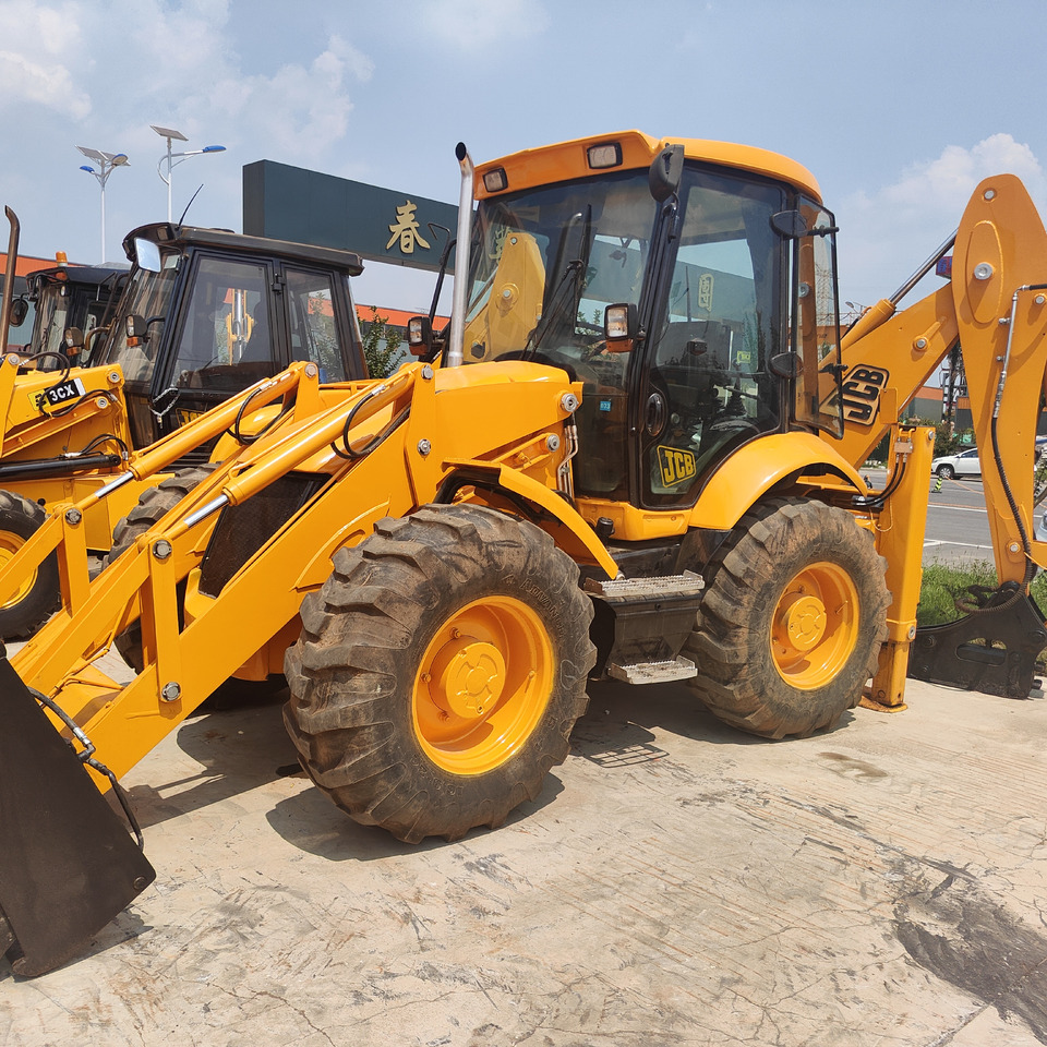 JCB Used HOTSALE Backhoe Loader JCB 3CX - Градежна машина: слика 1 JCB Used HOTSALE Backhoe Loader JCB 3CX - Градежна машина: слика 1