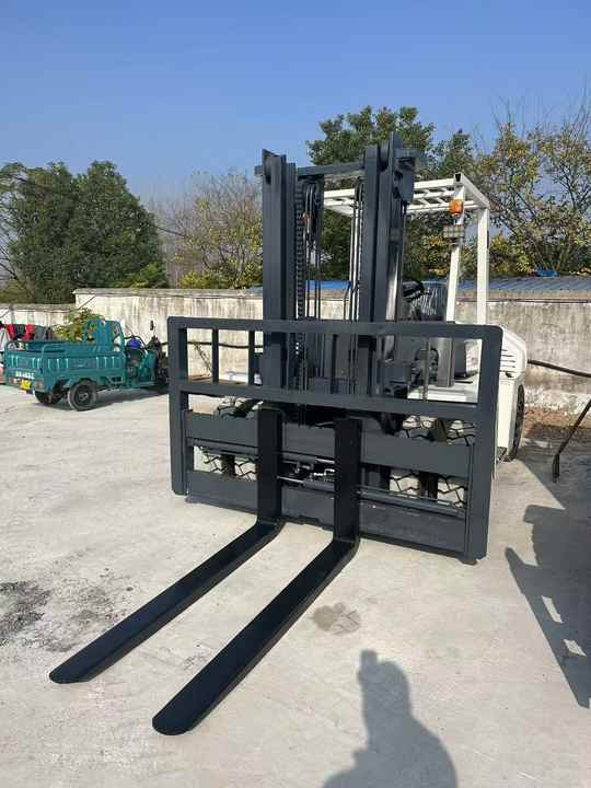 Вилушкар High Quality TCM 7 Ton with Hydraulic Distance Adjustment Used Forklift in Stock Used tcm Forklift 7 Ton Used tcm Fd70 Forklift: слика 6 Вилушкар High Quality TCM 7 Ton with Hydraulic Distance Adjustment Used Forklift in Stock Used tcm Forklift 7 Ton Used tcm Fd70 Forklift: слика 6
