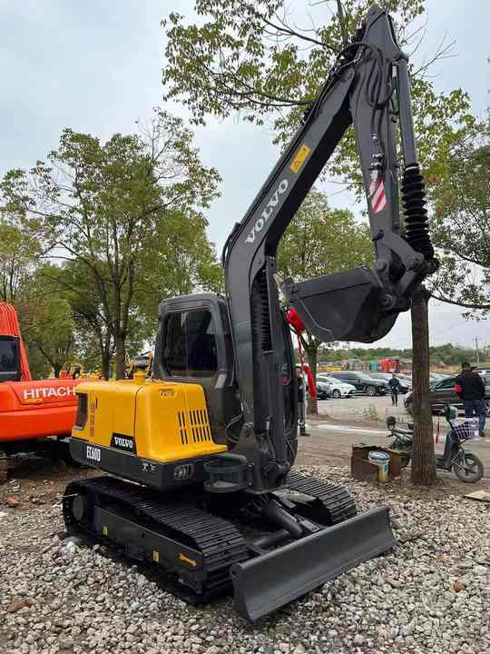 High Quality Used Volvo EC60D Excavator for Sale 6 Ton Compact Machine, Excellent Condition, Ready for Work! - Багер гасеничар: слика 4 High Quality Used Volvo EC60D Excavator for Sale 6 Ton Compact Machine, Excellent Condition, Ready for Work! - Багер гасеничар: слика 4