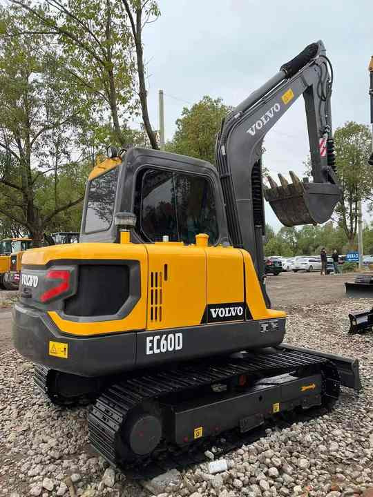 High Quality Used Volvo EC60D Excavator for Sale 6 Ton Compact Machine, Excellent Condition, Ready for Work! - Багер гасеничар: слика 2 High Quality Used Volvo EC60D Excavator for Sale 6 Ton Compact Machine, Excellent Condition, Ready for Work! - Багер гасеничар: слика 2