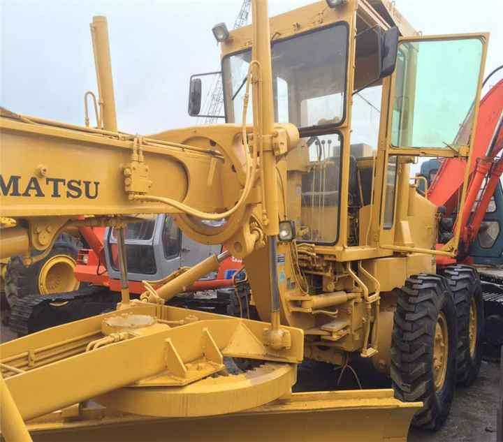 Japan Original Used Komatsu GD661A-1 Motor Grader GD661 in Condition - Порамнувач: слика 5 Japan Original Used Komatsu GD661A-1 Motor Grader GD661 in Condition - Порамнувач: слика 5