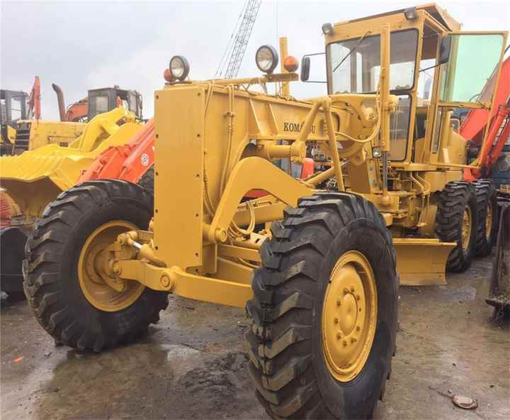 Japan Original Used Komatsu GD661A-1 Motor Grader GD661 in Condition - Порамнувач: слика 1 Japan Original Used Komatsu GD661A-1 Motor Grader GD661 in Condition - Порамнувач: слика 1