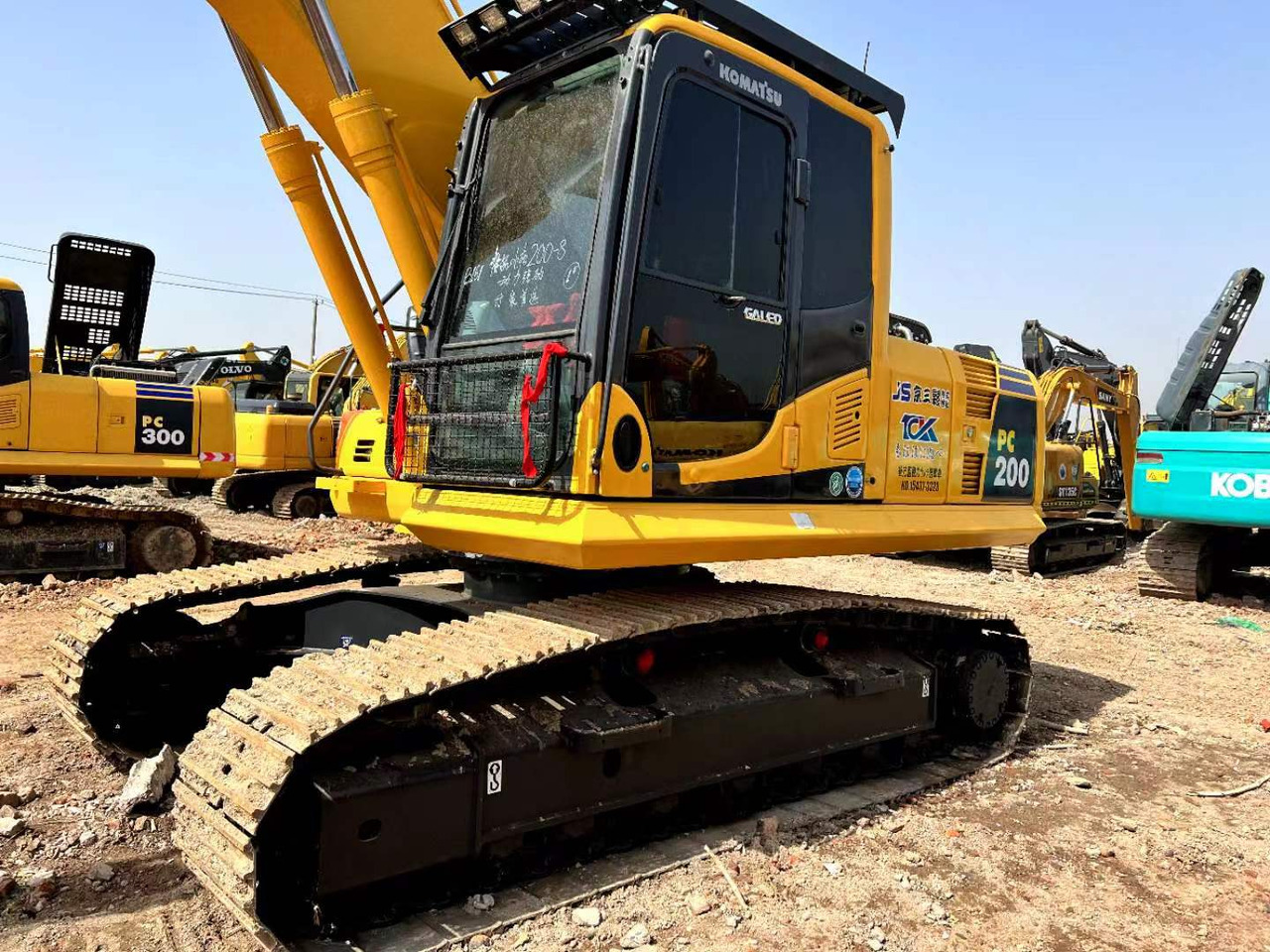 KOMATSU Used Excavator Hotsale PC200-8 Good Condition Japan - Багер гасеничар: слика 2 KOMATSU Used Excavator Hotsale PC200-8 Good Condition Japan - Багер гасеничар: слика 2