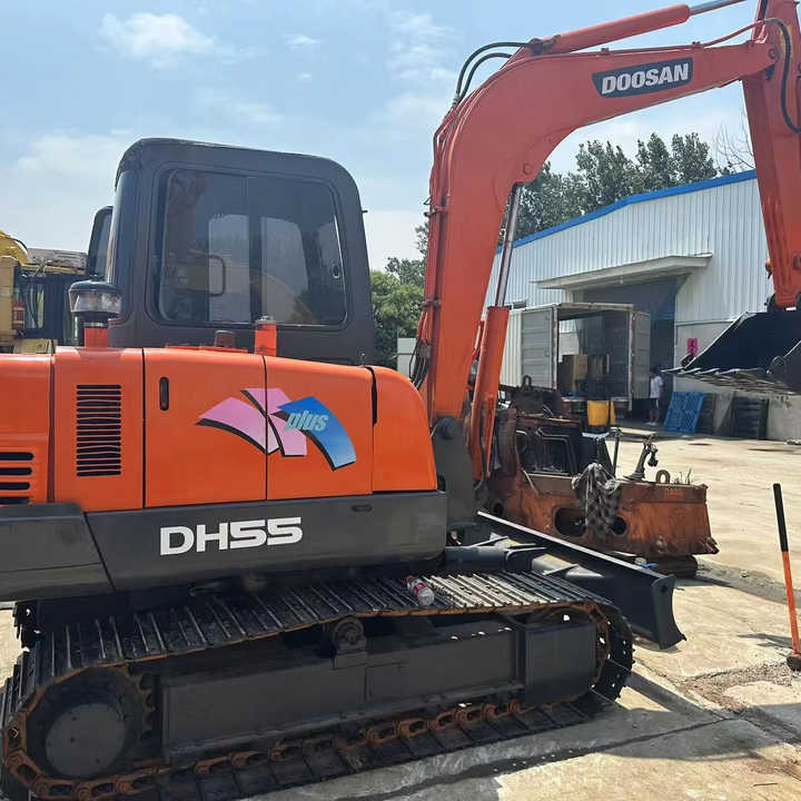 Low Shipping Used Excavator Doosan DH55 Good Condition with Low Hours - Багер гасеничар: слика 1 Low Shipping Used Excavator Doosan DH55 Good Condition with Low Hours - Багер гасеничар: слика 1