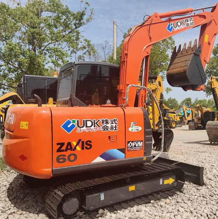 Original Japan Hitachi ZX60 Excavator Hitachi Excavator in Low Price for Hot Sale - Багер гасеничар: слика 1 Original Japan Hitachi ZX60 Excavator Hitachi Excavator in Low Price for Hot Sale - Багер гасеничар: слика 1