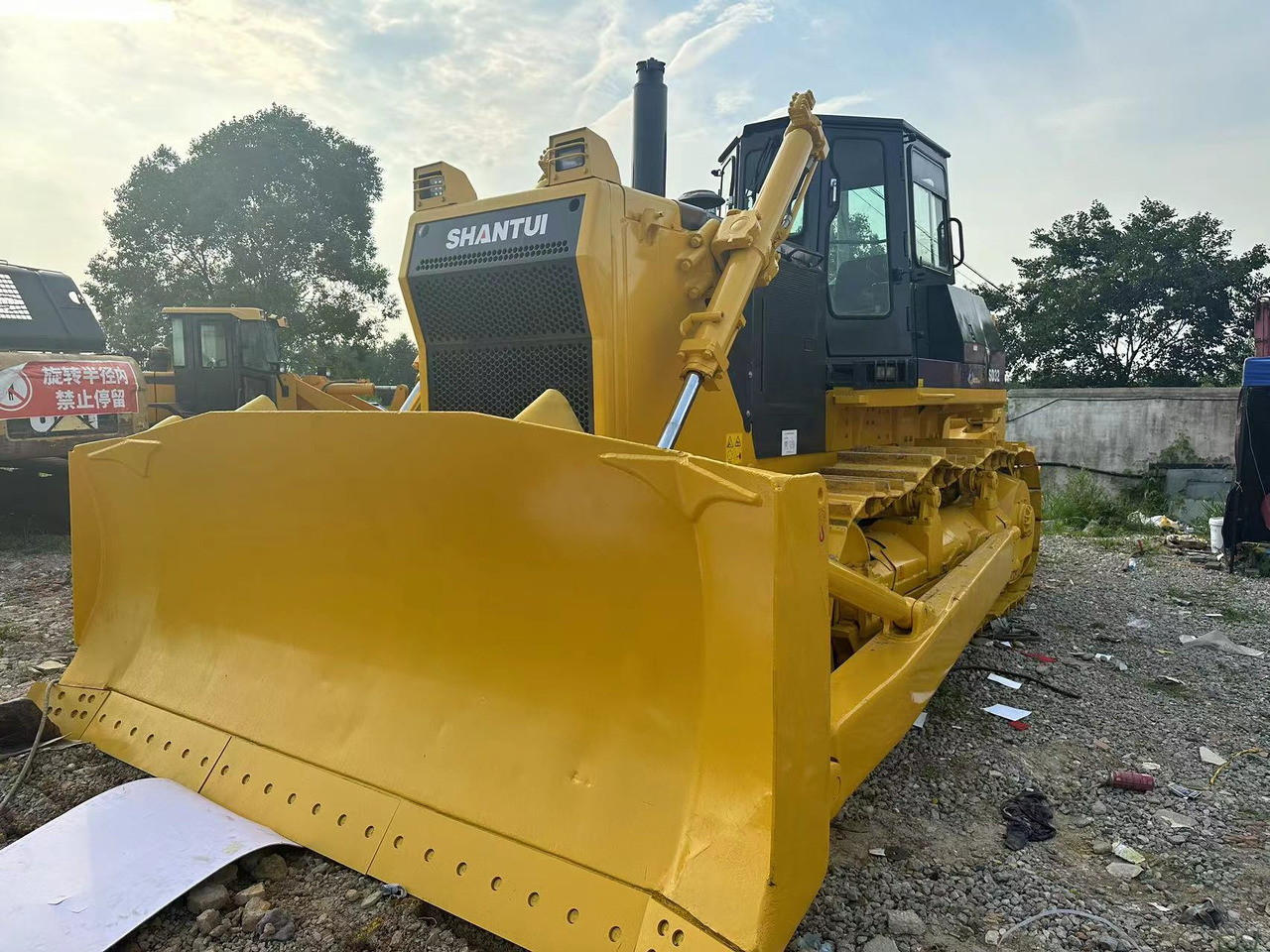 SHANTUI USED SHANTUI SD32 Hotsale Bulldozer - Булдожер: слика 1 SHANTUI USED SHANTUI SD32 Hotsale Bulldozer - Булдожер: слика 1