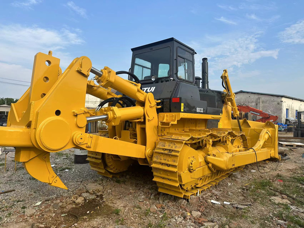 SHANTUI USED SHANTUI SD32 Hotsale Bulldozer - Булдожер: слика 2 SHANTUI USED SHANTUI SD32 Hotsale Bulldozer - Булдожер: слика 2