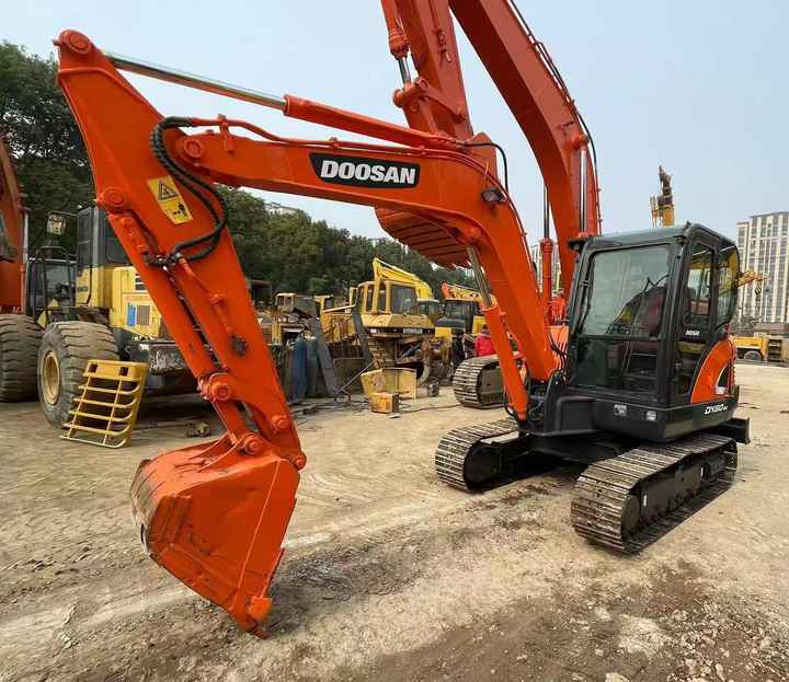 Second Hand Doosan Dx-60 Excavator for Sale - Багер: слика 1 Second Hand Doosan Dx-60 Excavator for Sale - Багер: слика 1
