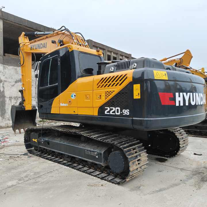 South Korea Low Price Hyundai 220lc-9s Excavator Hyundai 22ton Excavator Hot Sale - Багер гасеничар: слика 1 South Korea Low Price Hyundai 220lc-9s Excavator Hyundai 22ton Excavator Hot Sale - Багер гасеничар: слика 1