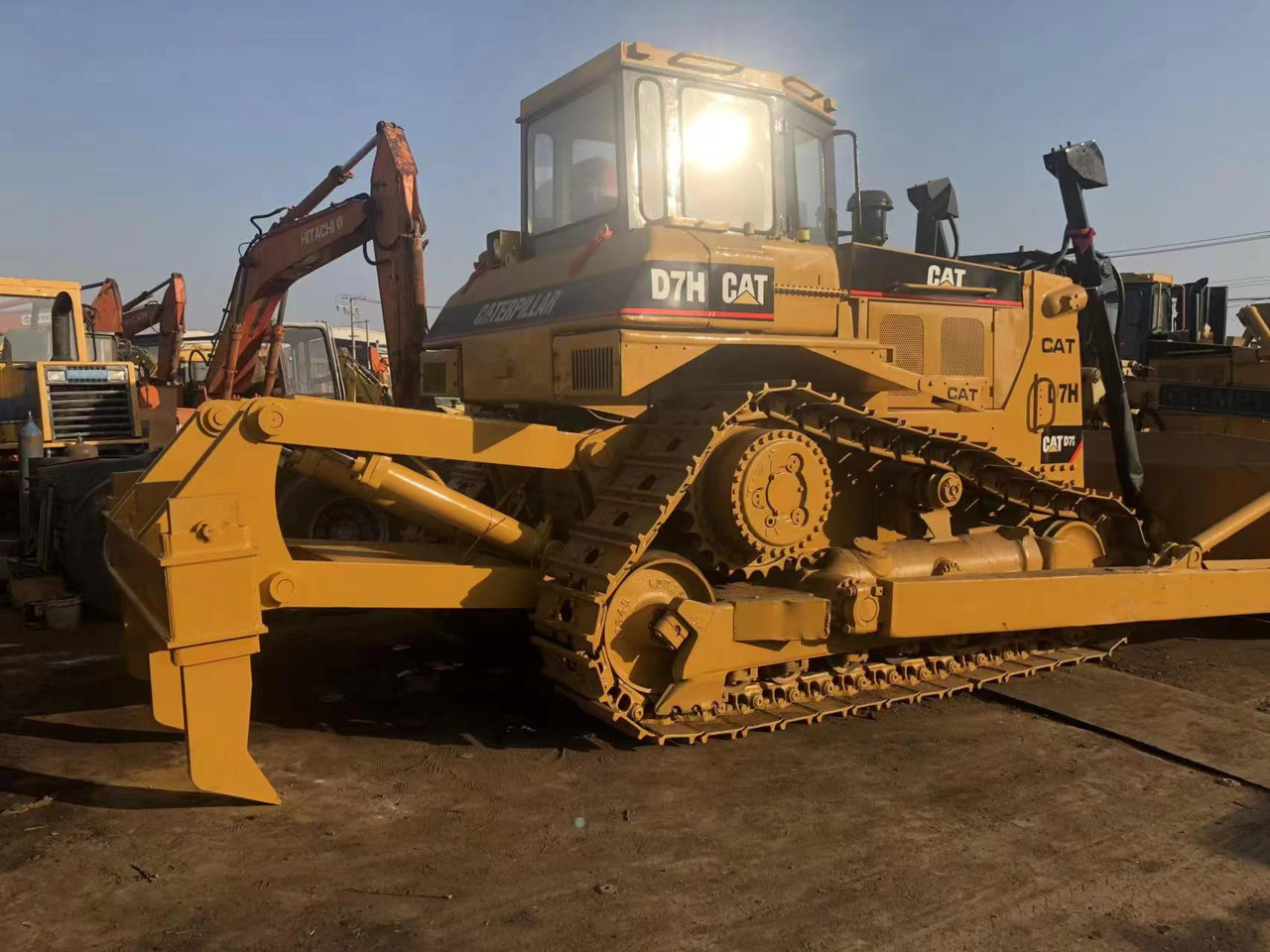 Used Caterpillar Cat D7H Dozer, Second Hand Cat D7H Bulldozer With Stong Blade - Булдожер: слика 4 Used Caterpillar Cat D7H Dozer, Second Hand Cat D7H Bulldozer With Stong Blade - Булдожер: слика 4