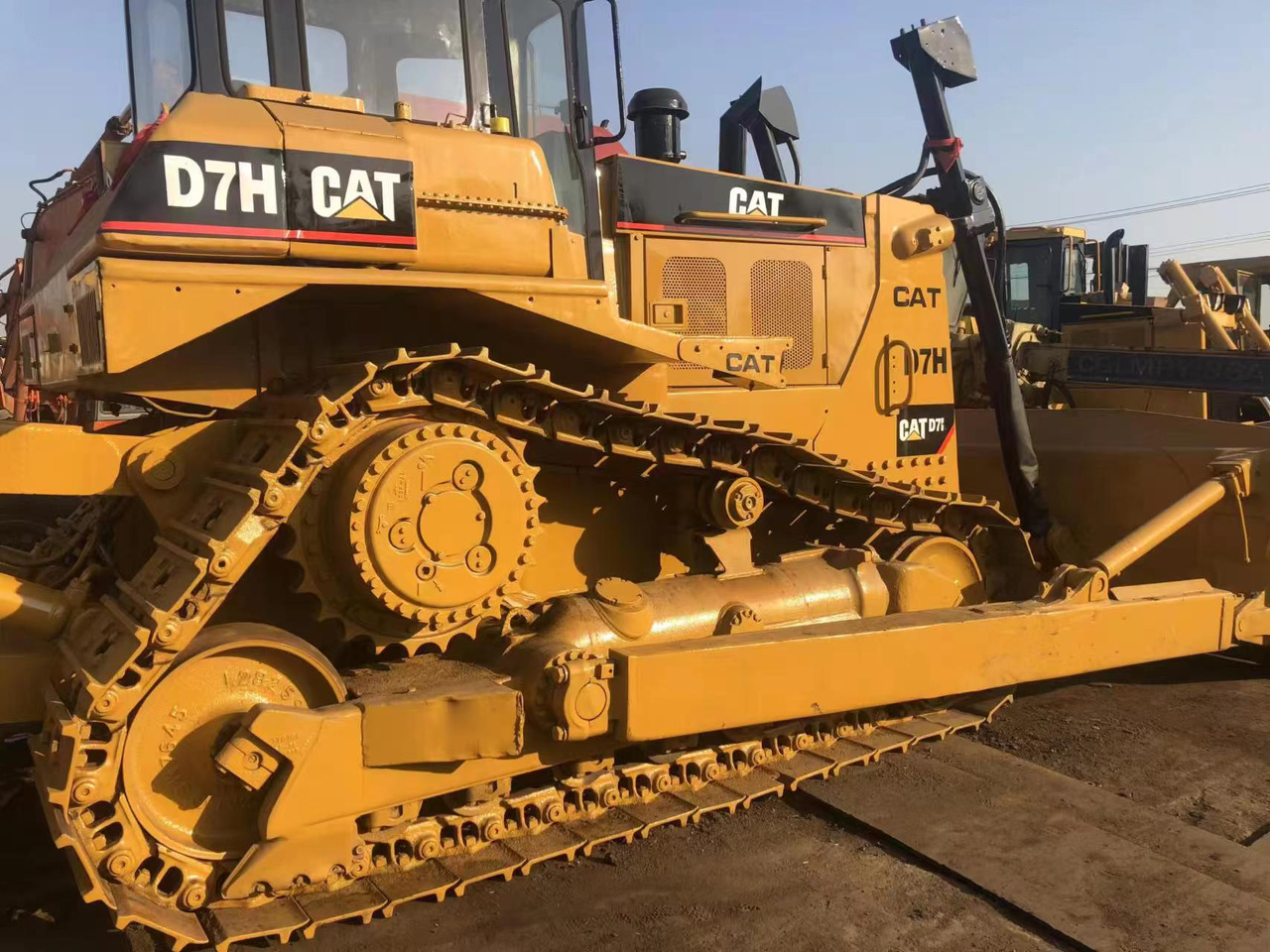 Used Caterpillar Cat D7H Dozer, Second Hand Cat D7H Bulldozer With Stong Blade - Булдожер: слика 3 Used Caterpillar Cat D7H Dozer, Second Hand Cat D7H Bulldozer With Stong Blade - Булдожер: слика 3