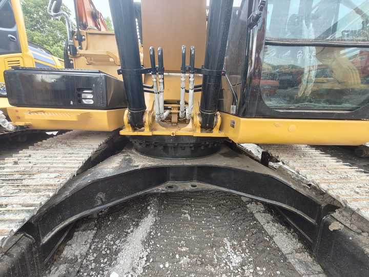 Used Digger CAT 329D2 Construction Machinery Construction Digger Used CAT 329D2 Cheap Excavator - Багер гасеничар: слика 4 Used Digger CAT 329D2 Construction Machinery Construction Digger Used CAT 329D2 Cheap Excavator - Багер гасеничар: слика 4