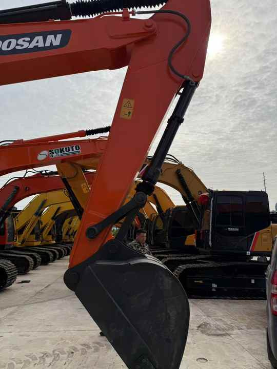 Used Digger Doosan DX225LC-9T Construction Machinery Construction Digger Used Doosan DX225LC-9T Cheap Excavator - Багер гасеничар: слика 2 Used Digger Doosan DX225LC-9T Construction Machinery Construction Digger Used Doosan DX225LC-9T Cheap Excavator - Багер гасеничар: слика 2