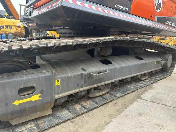 Used Digger Doosan DX225LC-9T Construction Machinery Construction Digger Used Doosan DX225LC-9T Cheap Excavator - Багер гасеничар: слика 4 Used Digger Doosan DX225LC-9T Construction Machinery Construction Digger Used Doosan DX225LC-9T Cheap Excavator - Багер гасеничар: слика 4