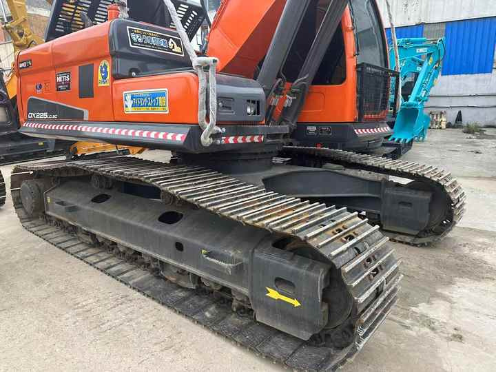 Used Digger Doosan DX225LC-9T Construction Machinery Construction Digger Used Doosan DX225LC-9T Cheap Excavator - Багер гасеничар: слика 3 Used Digger Doosan DX225LC-9T Construction Machinery Construction Digger Used Doosan DX225LC-9T Cheap Excavator - Багер гасеничар: слика 3