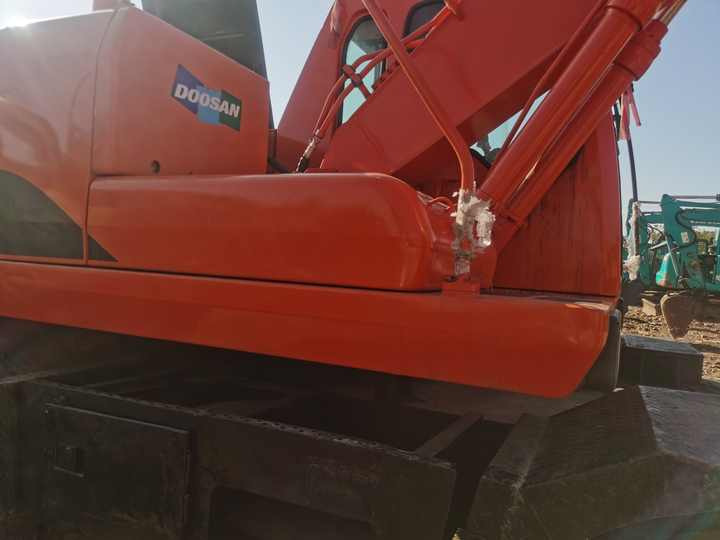 Used Digger Doosan Dh150w-7 Construction Machinery Construction Digger Used Doosan Dh150w-7 Cheap Excavator - Багер гасеничар: слика 5 Used Digger Doosan Dh150w-7 Construction Machinery Construction Digger Used Doosan Dh150w-7 Cheap Excavator - Багер гасеничар: слика 5