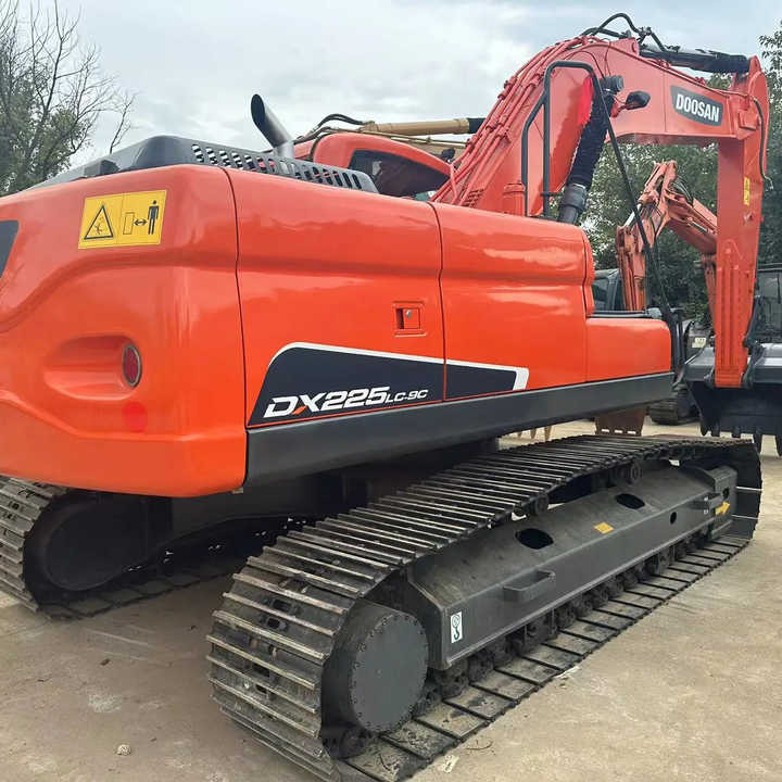 Used Excavator Doosan DX225LC-9 Excavators Mini Equipment Earth Moving Machinery Doosan Digger Excavator for Sale - Багер гасеничар: слика 1 Used Excavator Doosan DX225LC-9 Excavators Mini Equipment Earth Moving Machinery Doosan Digger Excavator for Sale - Багер гасеничар: слика 1