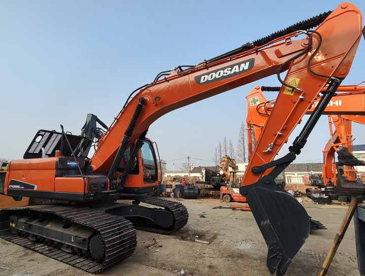 Used Excavator Doosan DX225LC-9 Excavators Mini Equipment Earth Moving Machinery Doosan Digger Excavator for Sale - Багер гасеничар: слика 4 Used Excavator Doosan DX225LC-9 Excavators Mini Equipment Earth Moving Machinery Doosan Digger Excavator for Sale - Багер гасеничар: слика 4