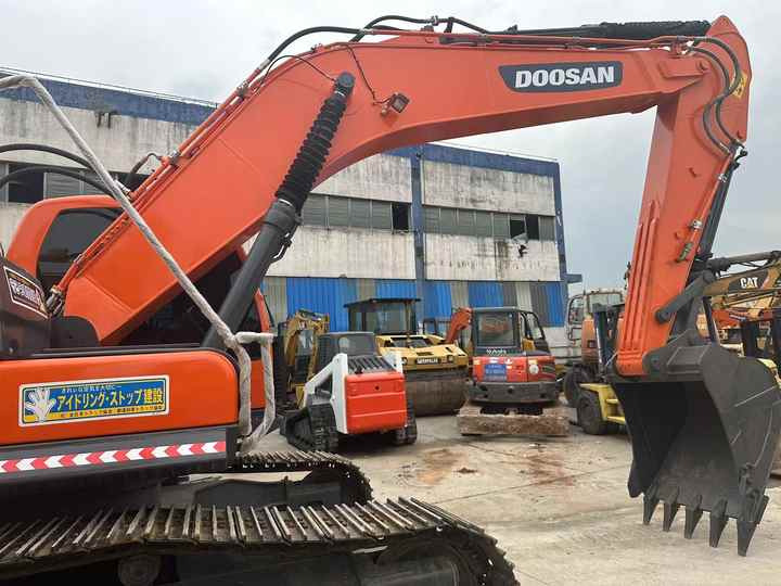 Used Excavator Doosan DX225LC-9 Excavators Mini Equipment Earth Moving Machinery Doosan Digger Excavator for Sale - Багер гасеничар: слика 3 Used Excavator Doosan DX225LC-9 Excavators Mini Equipment Earth Moving Machinery Doosan Digger Excavator for Sale - Багер гасеничар: слика 3