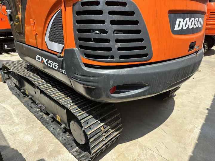 Used Excavator Doosan DX55 Excavators Mini Equipment Earth Moving Machinery Doosan Digger Excavator for Sale - Багер гасеничар: слика 4 Used Excavator Doosan DX55 Excavators Mini Equipment Earth Moving Machinery Doosan Digger Excavator for Sale - Багер гасеничар: слика 4