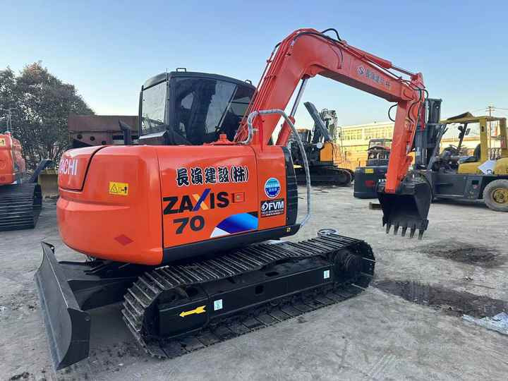 Used Excavator Good Quality Low Price Hitachi ZX70 Excavator in Good Condition for Sale - Багер гасеничар: слика 3 Used Excavator Good Quality Low Price Hitachi ZX70 Excavator in Good Condition for Sale - Багер гасеничар: слика 3