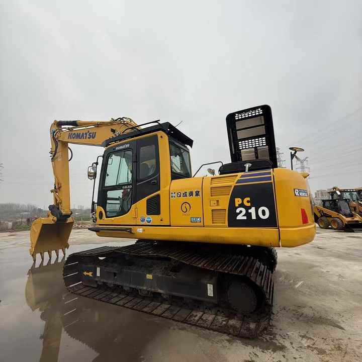 Used Good Quality Japan Original PC210-8 in Good Condition PC210-8 Komatsu - Багер гасеничар: слика 2 Used Good Quality Japan Original PC210-8 in Good Condition PC210-8 Komatsu - Багер гасеничар: слика 2