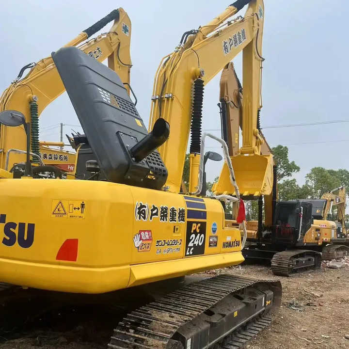 Used Good Quality Japan Original PC240-8 in Good Condition PC240-8 Komatsu - Багер гасеничар: слика 1 Used Good Quality Japan Original PC240-8 in Good Condition PC240-8 Komatsu - Багер гасеничар: слика 1