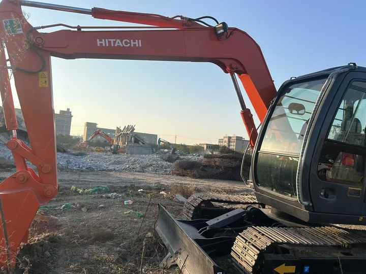 Used HITACHI ZX70 Model Mini Excavator Second Hand Machine Popular Brand Japan Hitachi Hydraulic Machinery - Багер: слика 2 Used HITACHI ZX70 Model Mini Excavator Second Hand Machine Popular Brand Japan Hitachi Hydraulic Machinery - Багер: слика 2