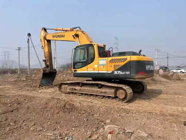 Used HYUNDAI 305LC-9T Crawler Excavator with good performance Hyundai30 tons earthmoving machinery with low price on-sale - Багер гасеничар: слика 4 Used HYUNDAI 305LC-9T Crawler Excavator with good performance Hyundai30 tons earthmoving machinery with low price on-sale - Багер гасеничар: слика 4