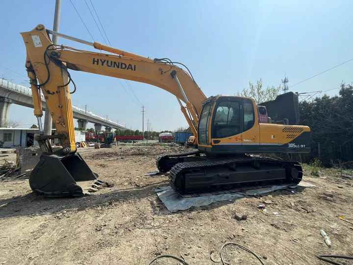 Used HYUNDAI 305LC-9T Crawler Excavator with good performance Hyundai30 tons earthmoving machinery with low price on-sale - Багер гасеничар: слика 5 Used HYUNDAI 305LC-9T Crawler Excavator with good performance Hyundai30 tons earthmoving machinery with low price on-sale - Багер гасеничар: слика 5