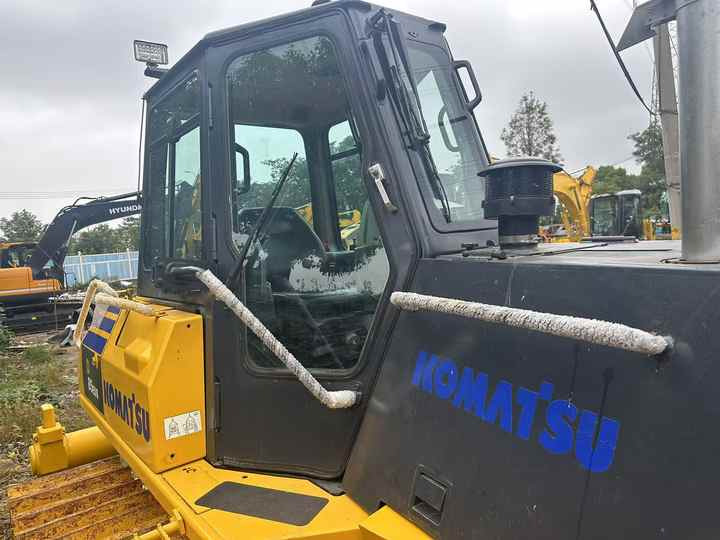 Used Japan Komatsu D85ESS Dozer with Ripper Komatsu D85 Crawler Bulldozer with Excellent Performance Low Price for Sale - Булдожер: слика 5 Used Japan Komatsu D85ESS Dozer with Ripper Komatsu D85 Crawler Bulldozer with Excellent Performance Low Price for Sale - Булдожер: слика 5