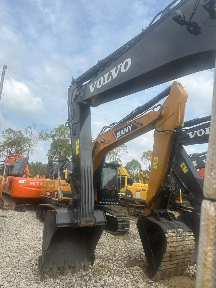 Used VOLVO EC210 Excavator Efficient Heavy Construction Equipment with Original Engine Second Hand Crawler Excavator - Багер гасеничар: слика 3 Used VOLVO EC210 Excavator Efficient Heavy Construction Equipment with Original Engine Second Hand Crawler Excavator - Багер гасеничар: слика 3