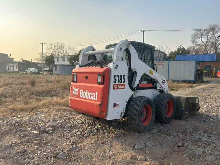 Used bobcat s185 skid steer loader on sale 100% excellent condition bobcat brand s185 s300 s550 s16 s18 skid steer sale - Компактен натоварувач: слика 2 Used bobcat s185 skid steer loader on sale 100% excellent condition bobcat brand s185 s300 s550 s16 s18 skid steer sale - Компактен натоварувач: слика 2